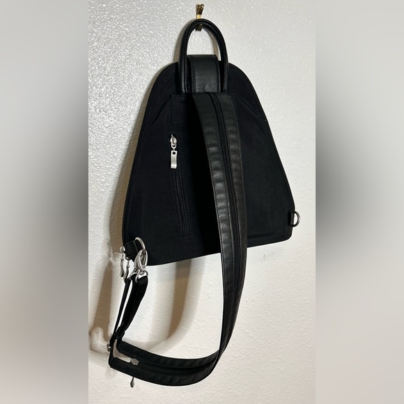 Baggallini Metro Black Backpack main image 4